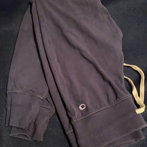 Clothes - Picture 3 of 7